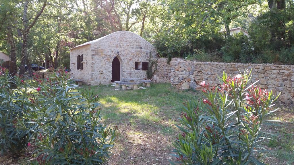 Le Donjon Des Combes Et Son Spa Fayence Cameră foto