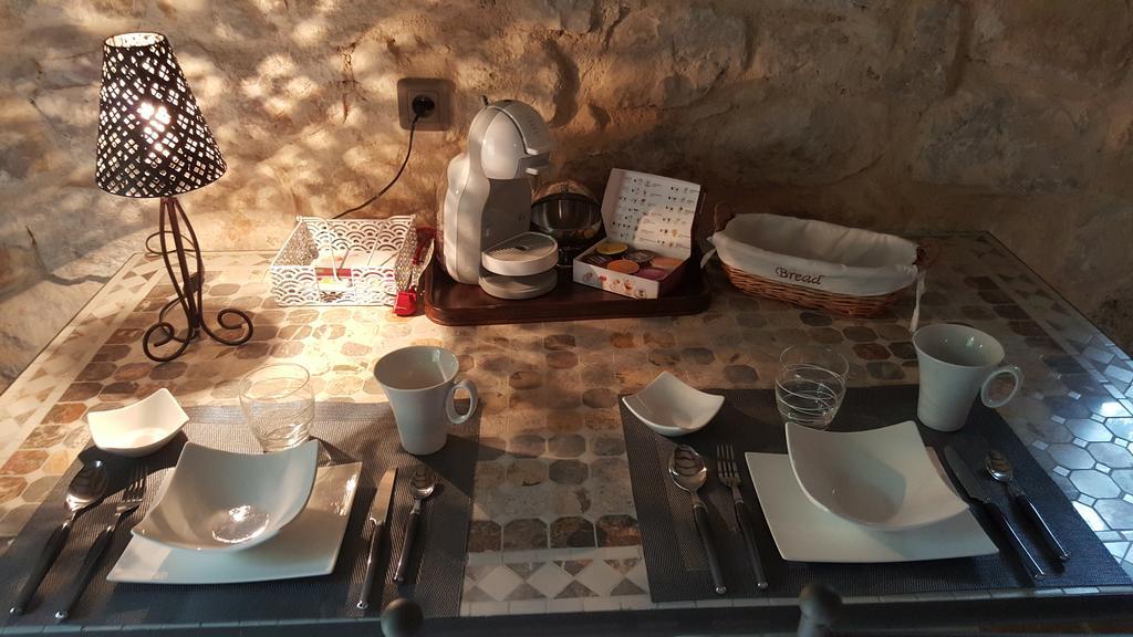 Le Donjon Des Combes Et Son Spa Fayence Cameră foto